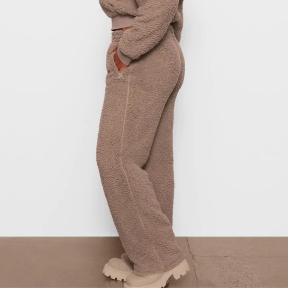 Skims Sherpa Teddy Joggers M NEW! -Desert - Picture 3 of 8